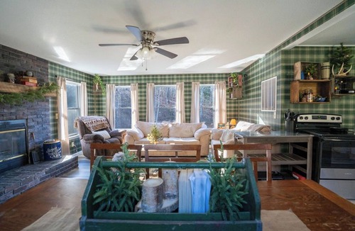 Fredericktown Cabin | 2 Bedroom Sleeps 8, Private Pond, Fire Pit & RV Sites