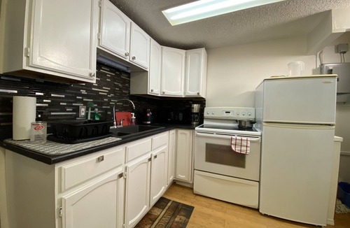 Winnipeg House | 2 Bedroom south end house with free parking and wifi