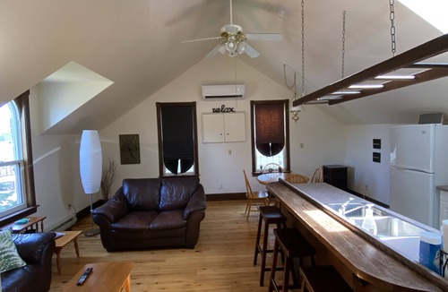 Southampton Apartment | 2 Bedroom, Southampton Apartment Near Beach & Downtown