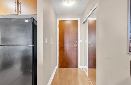 Downtown Mississauga Apartment | 2 bedroom spacious apartment in Mississauga