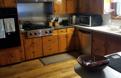 Fort Worth Apartment | 2-bedroom studio in delightful Fort Worth with AC comfort