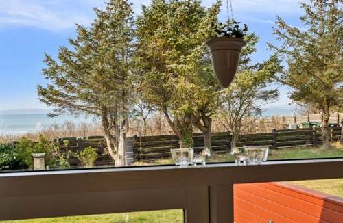 Skødshoved Strand House | 2 bedroom stunning home in Knebel