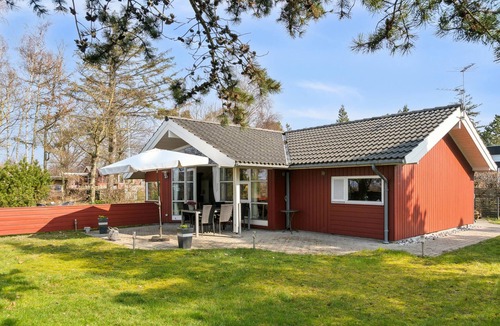 Skødshoved Strand House | 2 bedroom stunning home in Knebel