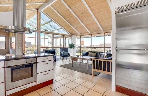 Grønninghoved Strand House | 2 bedroom stunning home in Sjølund
