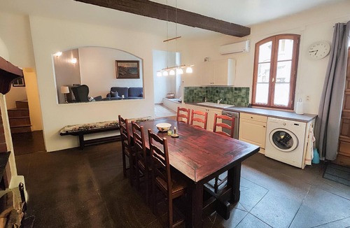 Servian House | 2 bedroom stunning home in Servian