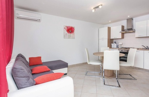 Sukosan House | 2 bedroom stunning home in Sukosan