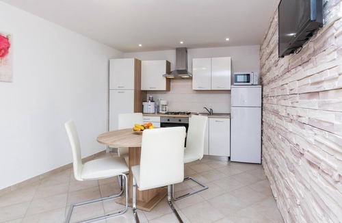 Sukosan House | 2 bedroom stunning home in Sukosan