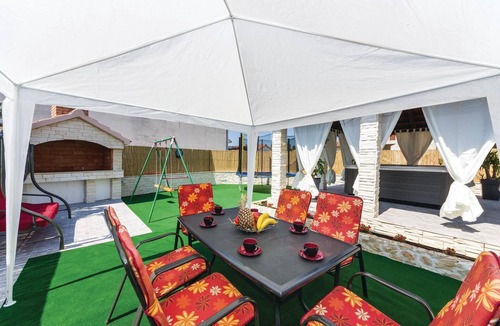 Sukosan House | 2 bedroom stunning home in Sukosan