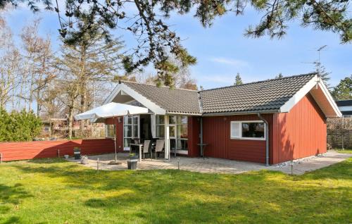 Skødshoved Strand House | 2 Bedroom Stunning Home In Knebel