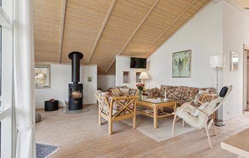 Skødshoved Strand House | 2 Bedroom Stunning Home In Knebel