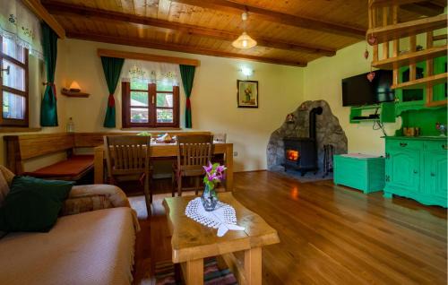 Presika House | 2 Bedroom Stunning Home In Lukovdol