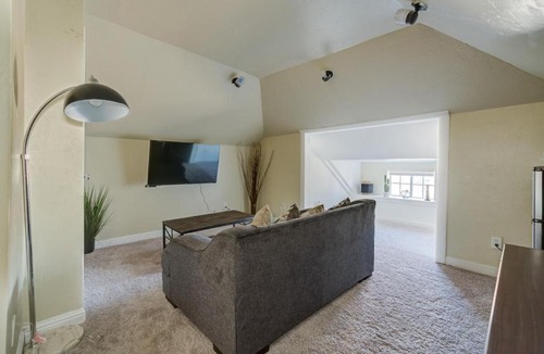 Central Oklahoma City House | 2 Bedroom Suite Near Plaza District Bricktown