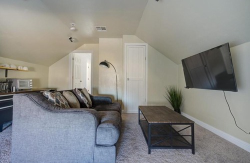 Central Oklahoma City House | 2 Bedroom Suite Near Plaza District Bricktown