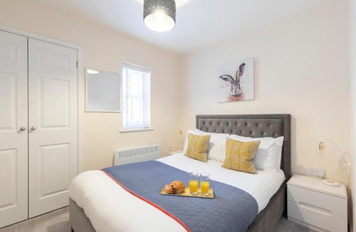 Cheltenham Apartment | 2 Bedroom Town Centre Apartment