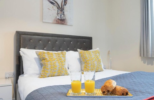 Cheltenham Apartment | 2 Bedroom Town Centre Apartment