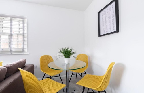 Cheltenham Apartment | 2 Bedroom Town Centre Apartment