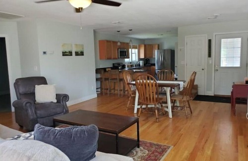 Town of Hastings Apartment | 2-bedroom townhouse with indoor fireplace