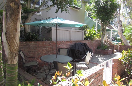 Central Mission Beach House | 2 Bedroom Townhome 2 Mins. to the Beach