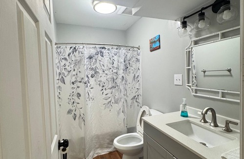 Sharonbrook House | 2-bedroom townhome for 6 guests