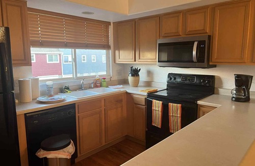 Dupont House | 2-bedroom townhome in charming Brighton near Airport