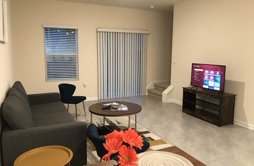 Baymeadows House | 2 Bedroom Townhome in Quiet Subdivision