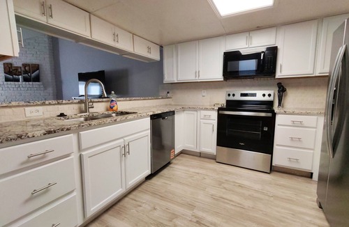 Mount Houston House | 2-bedroom Townhouse Cheap!
