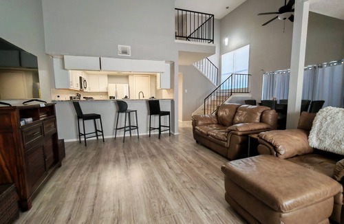 Mount Houston House | 2-bedroom Townhouse Cheap!