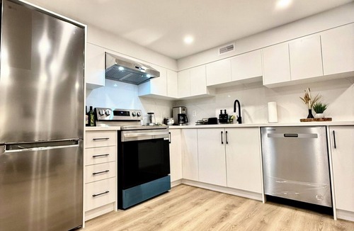 Trinity - Bellwoods House | 2 Bedroom Trinity Bellwoods Downtown
