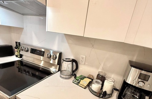 Trinity - Bellwoods House | 2 Bedroom Trinity Bellwoods Downtown