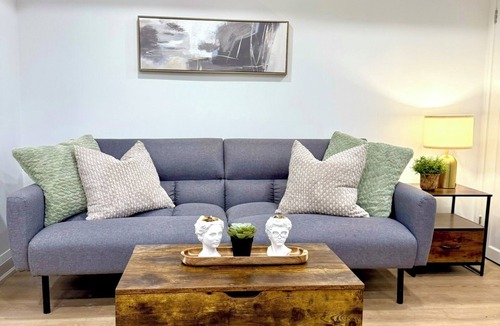 Trinity - Bellwoods House | 2 Bedroom Trinity Bellwoods Downtown