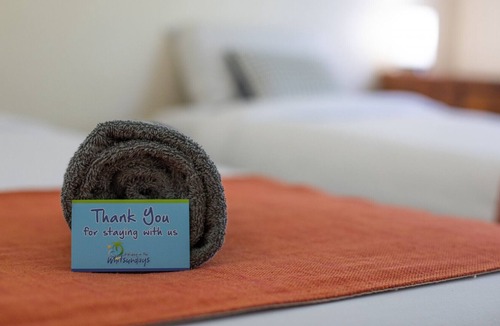 Cannonvale Apartment | 2 Bedroom unit colse to town Parking