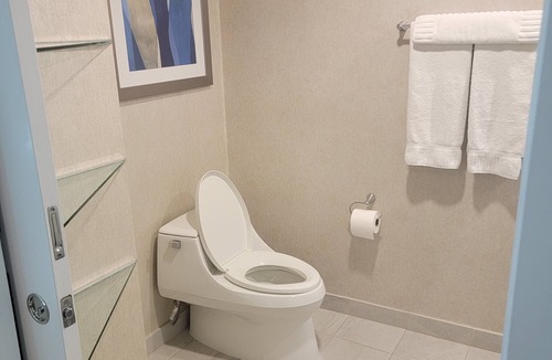 Winchester Hotel | 2-bedroom villa hotel in phenomenal Las Vegas with WiFi, AC, fitness room