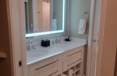Winchester Hotel | 2-bedroom villa hotel in phenomenal Las Vegas with WiFi, AC, fitness room