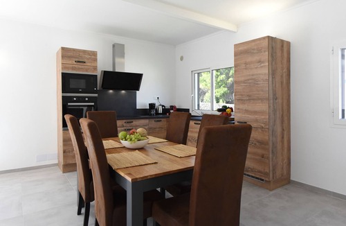 Bonifacio Villa | 2 Bedroom Villa in bonifacio