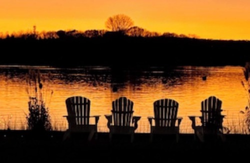 North Kingstown Cottage | 2 bedroom Water Front Cottage.