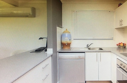 Dora Creek House | 2 Bedroom Waterfront Cottage