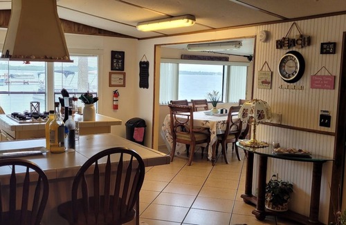 Oak Hill House | 2 BEDROOM WATERFRONT ON INTERCOASTAL WITH DOCK AND LAUNCH