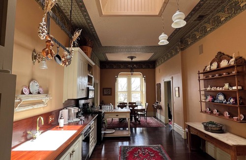Eureka Apartment | 2 bedroom Waterfront Victorian Apartment