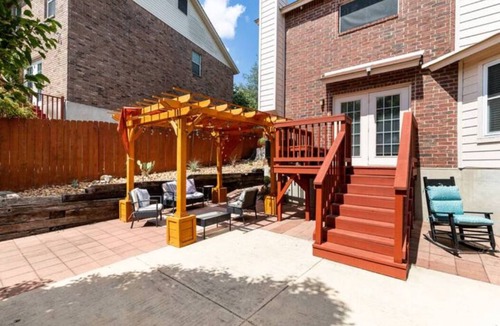 San Antonio House | 2 Bedroom- Whole House for 2 or more guests min.