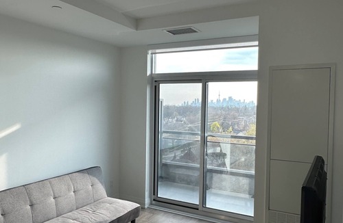 Woodbine - Lumsden Condo | 2 BEDROOM WITH CLEAR VIEWS OF THE TORONTO SKYLINE 2KMS FROM WOODBINE BEACH