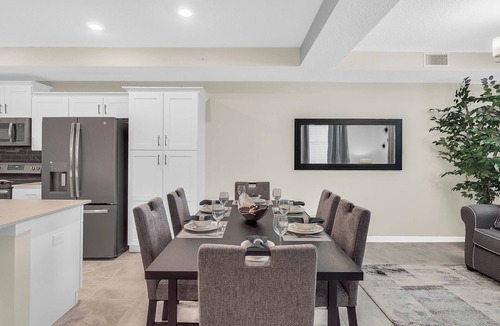 Bay Lake Apartment | 2 Bedrooms/2 Bathrooms/Storey Lake (3120-106 PC)
