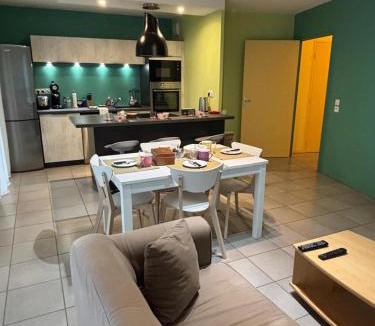 Vaulx-en-Velin Apartment | 2 bedrooms, air conditioning, garage, metro