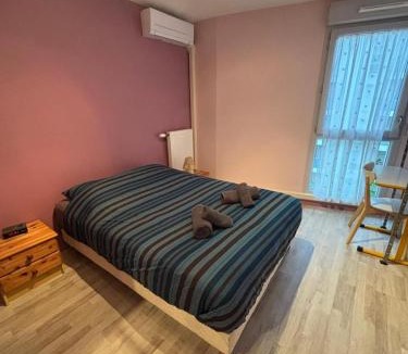 Vaulx-en-Velin Apartment | 2 bedrooms, air conditioning, garage, metro