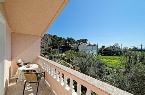 Banjol Apartment | 2 bedrooms appartement at Banjol 300 m away from the beach with sea view enclosed garden and wifi