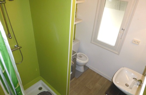Gruissan Plage Ski Chalet | 2 Bedrooms Chalet In Gruissan