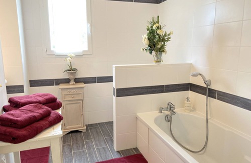 Larroque-sur-l'Osse Bed & Breakfast | 2 Bedrooms private bathroom