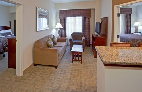 Webster Hotel | 2 Bedrooms | Free Breakfast + Outdoor Pool