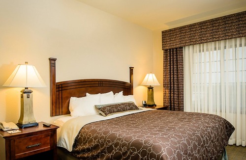 Webster Hotel | 2 Bedrooms | Free Breakfast + Outdoor Pool