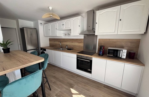 Rosny-sous-Bois Apartment | 2 bedrooms in a renovated apartment - Metro 11 and RER E stations