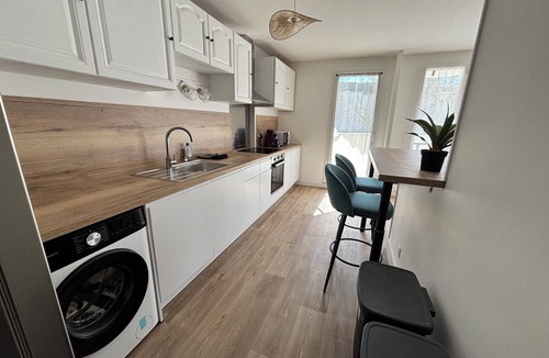 Rosny-sous-Bois Apartment | 2 bedrooms in a renovated apartment - Metro 11 and RER E stations